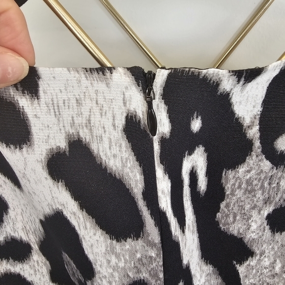 Ann Taylor Gray Black Animal Leopard Print Sheath Dress Size 4 Petite - Picture 7 of 10